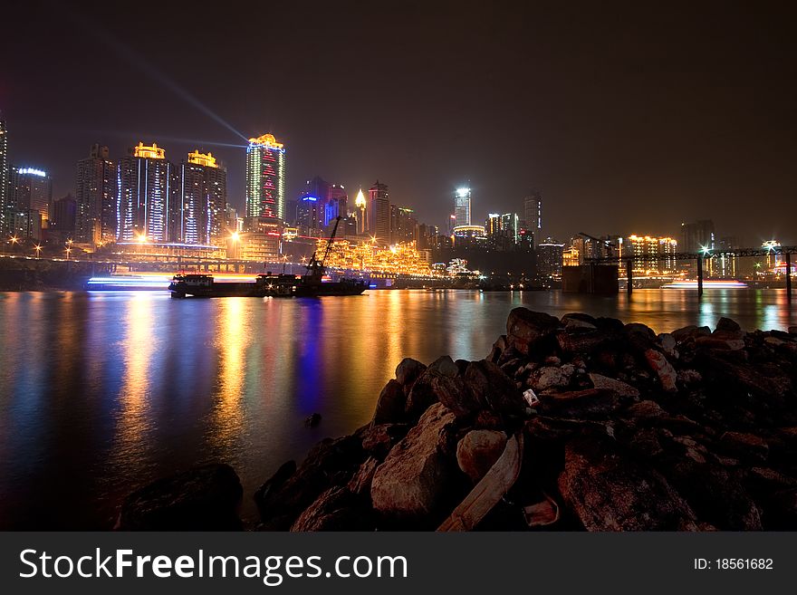 This is Chongqing City, the city famous for its biggest dam in China. It locats in the join of Yangzi River and Jialinjiang River. This is Chongqing City, the city famous for its biggest dam in China. It locats in the join of Yangzi River and Jialinjiang River.