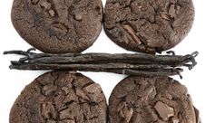 Chocolate Cookies With Vanilla Royalty Free Stock Images Chocolate Cookies With Vanilla Royalty Free Stock Images