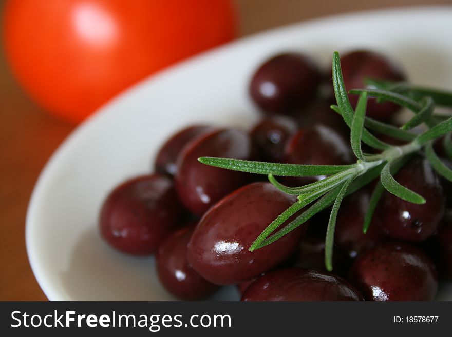 Olive kalamata with rosemary, tomato