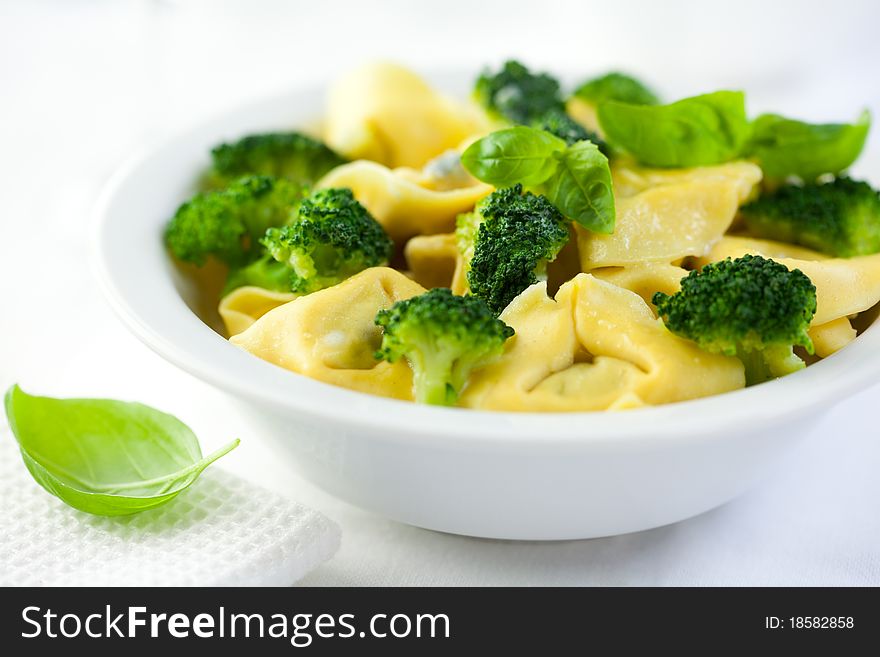 Tortellini with broccoli and fresh basil