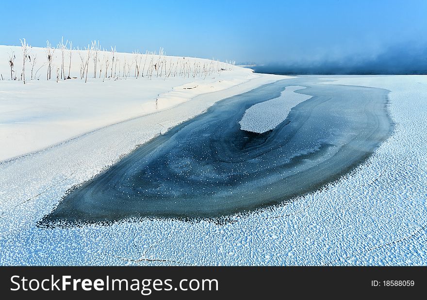 Winter landscapeï¼Œwhite snow in lake. Winter landscapeï¼Œwhite snow in lake.