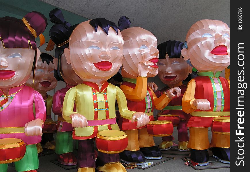 Cheerful chinese lantern dolls