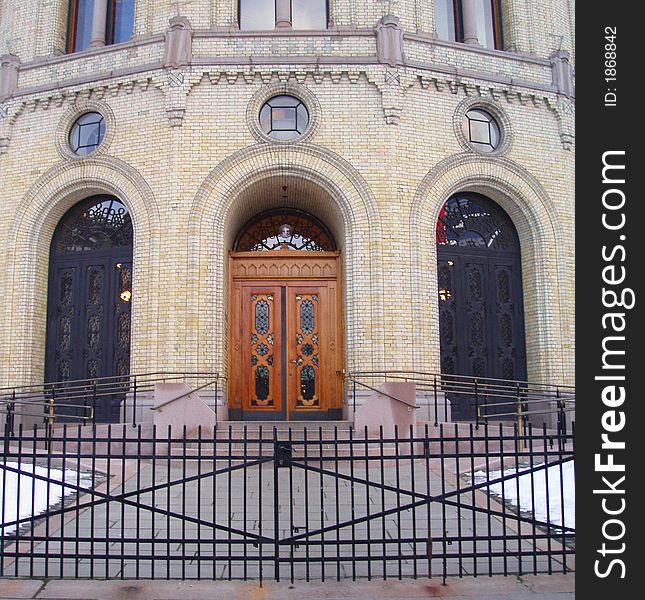 The main entrance to the norwegian parliament. The main entrance to the norwegian parliament