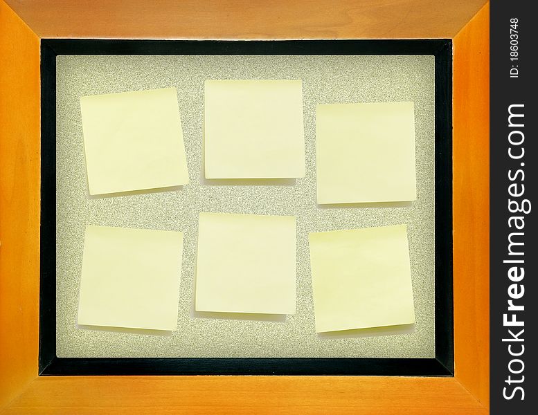 Yellow memo  paper on cork board