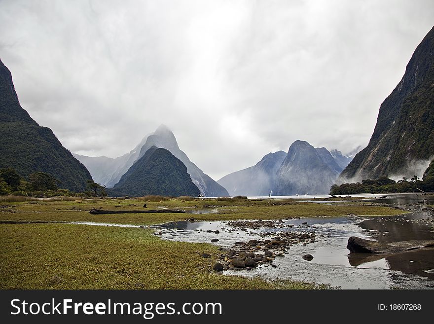 Milford sounds new zealand fjords