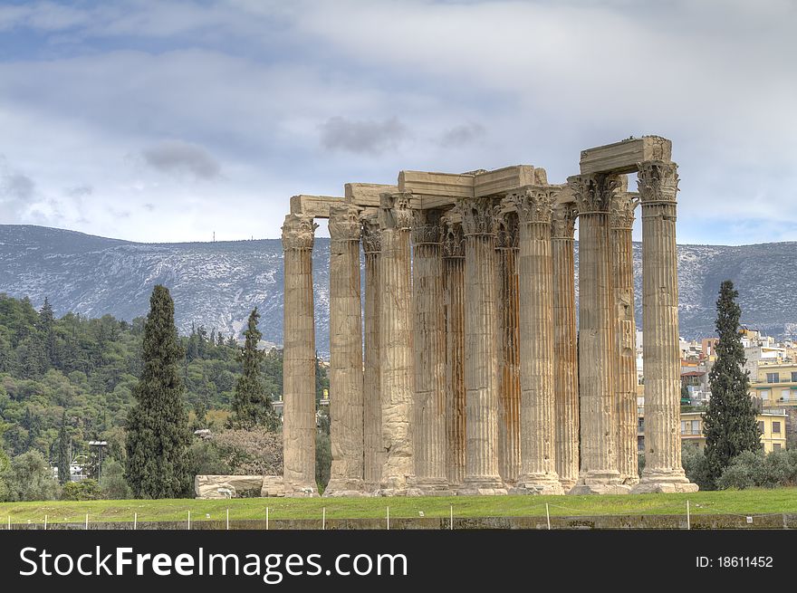 Photo of the Temple of Olympian Zeus in Athens,Greece