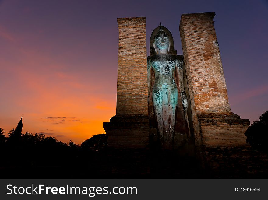 Sunset Wat Mahathat, Standing Buddha Image