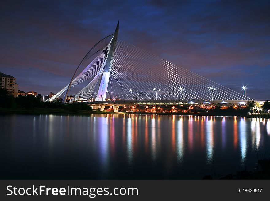 This is a cable-stayed bridge which is a landmark in Putrajaya. Being the main link between Presint 2 at the Core Island and the residential area of Presint 8, the Seri Wawasan is an important link to the Mixed Development Presint. Categorized as a'signature bridge' the Seri Wawasan is also an important utility link between Presint 8 and the Core Island. This is a cable-stayed bridge which is a landmark in Putrajaya. Being the main link between Presint 2 at the Core Island and the residential area of Presint 8, the Seri Wawasan is an important link to the Mixed Development Presint. Categorized as a'signature bridge' the Seri Wawasan is also an important utility link between Presint 8 and the Core Island.