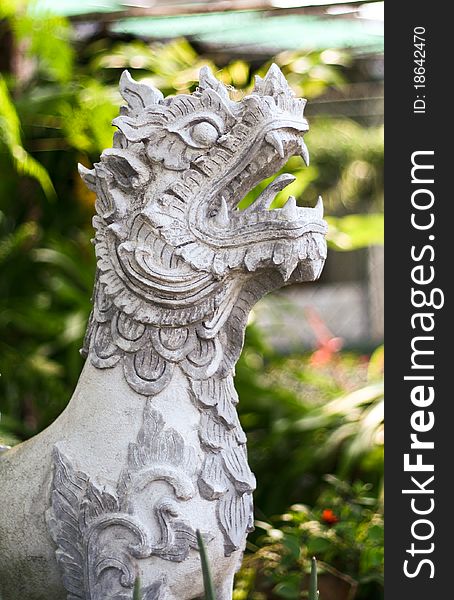 Statue lion