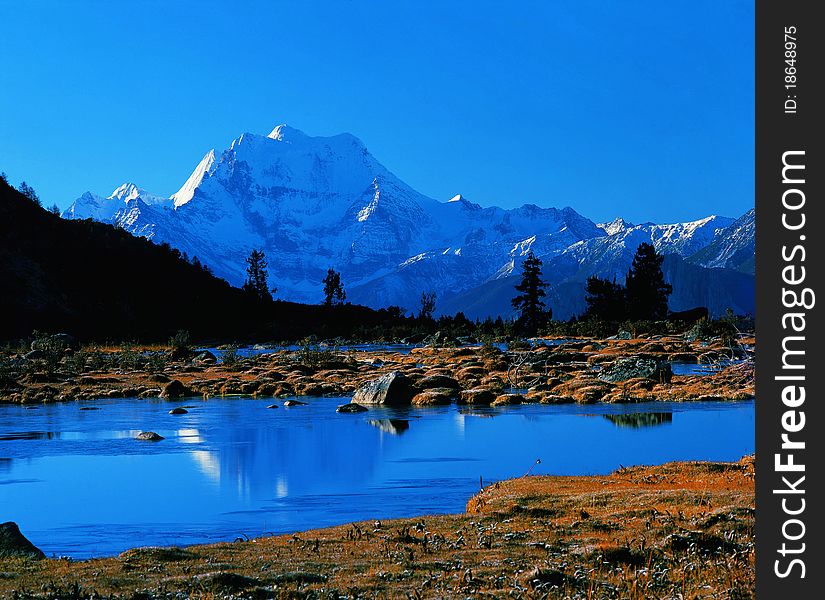 Snow mount in DaoCheng,SiChuan,china