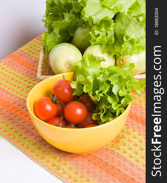 Bowl With Tomatoes And Lettuce