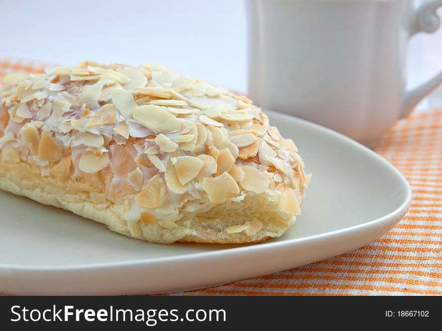 Almond Bun