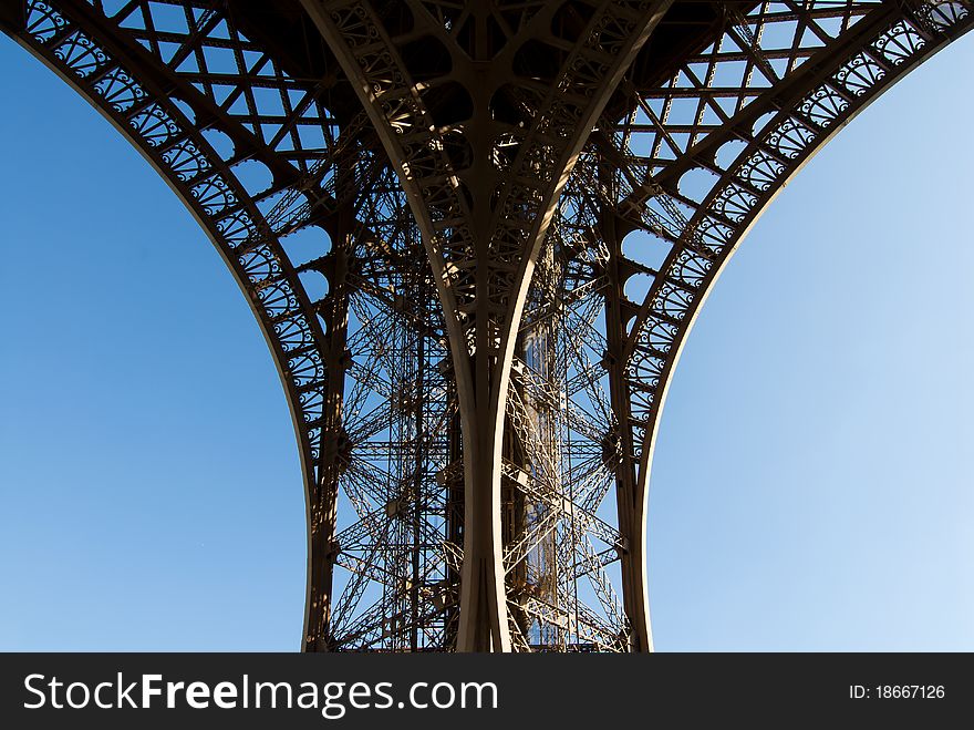 Curve Of Eiffel Tower