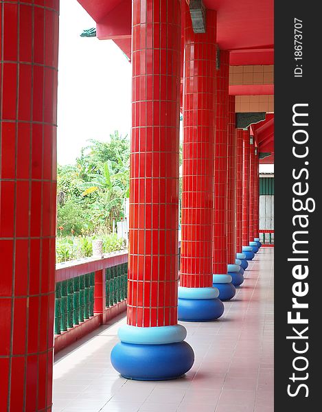 Image of red pillar at the temple