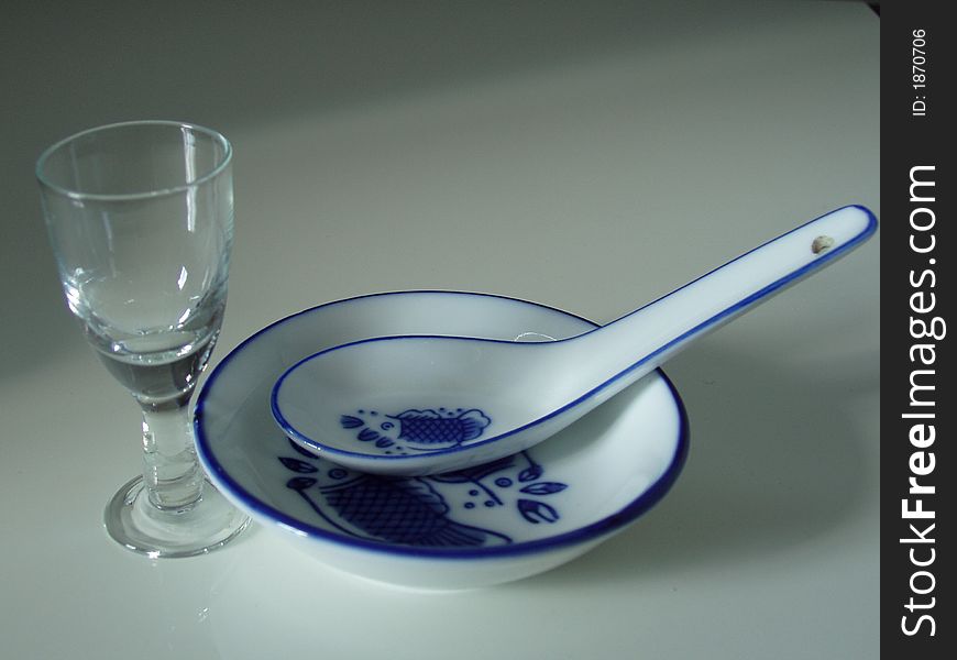 The dishware of porcelain from the China