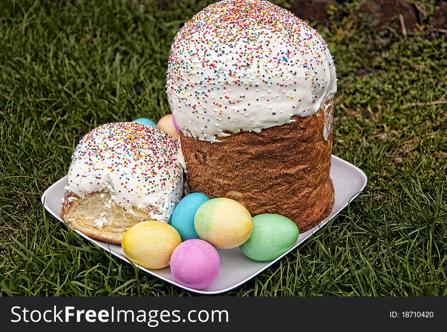 Traditional Russian easter Bread - Kulich
Colored easter eggs
