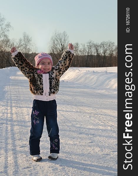 A little girl expresses his delight