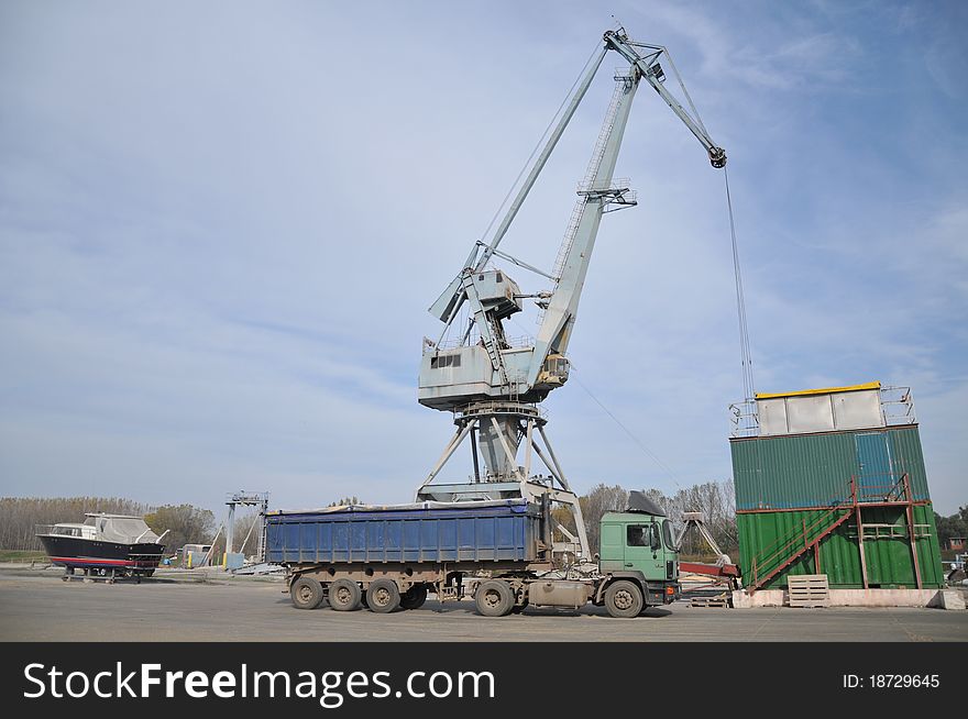 Port crane. shipping goods into the truck
