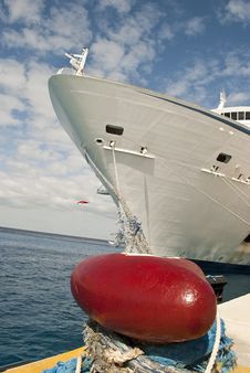 Cruiseship At Peer Royalty Free Stock Photography Cruiseship At Peer Royalty Free Stock Photography