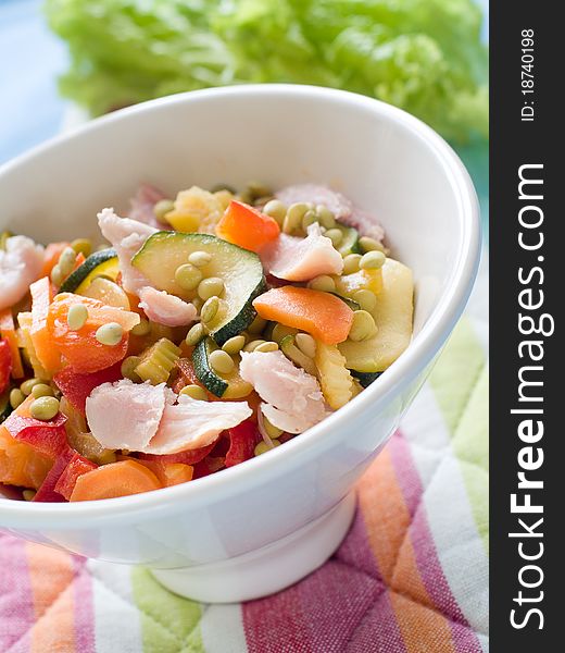 Chicken and roasted vegetable salad, with leek. Delicious healthy eating.
