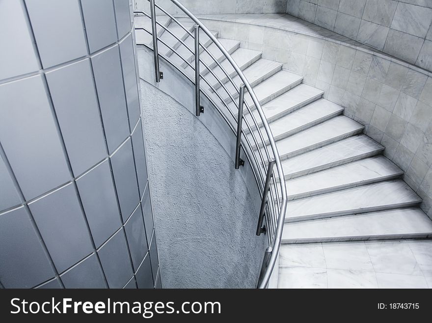 Marble staircase in shades of white