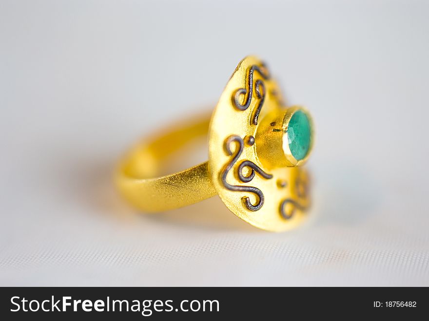 Vintage Gold Ring With An Emerald