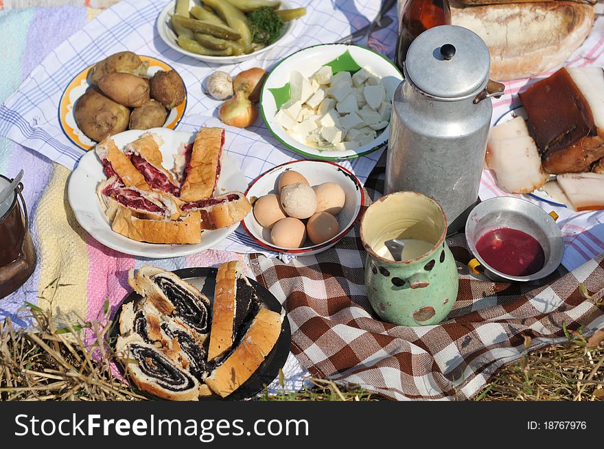 Traditional breakfast in the open at the time of harvest