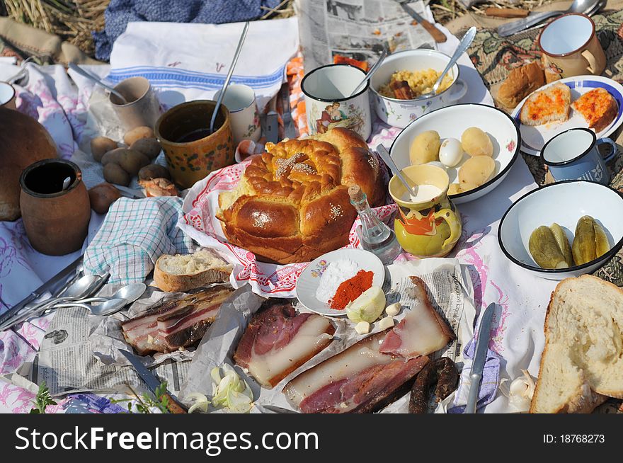 Traditional breakfast in the open at the time of harvest