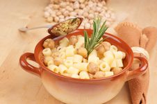 Small Thimbles With Chickpea Stock Photography Small Thimbles With Chickpea Stock Photography