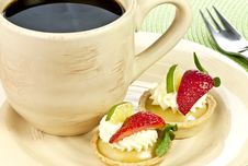 Key Lime Tarts And A Cup Of Coffee Royalty Free Stock Photos Key Lime Tarts And A Cup Of Coffee Royalty Free Stock Photos