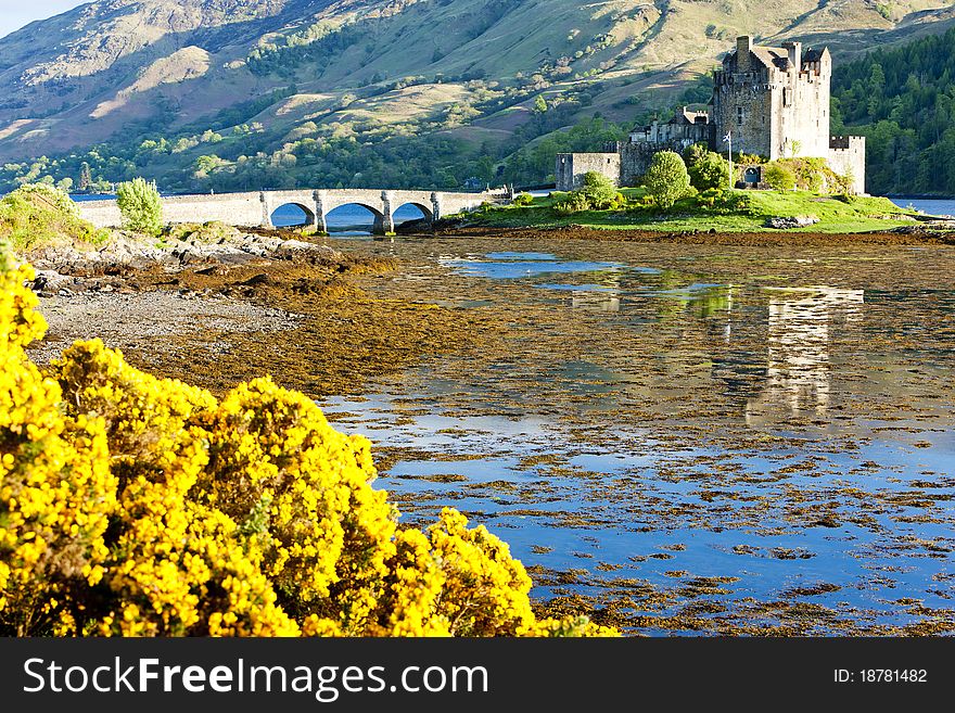 Eilean Donan Castle at Loch Duich, Scotland