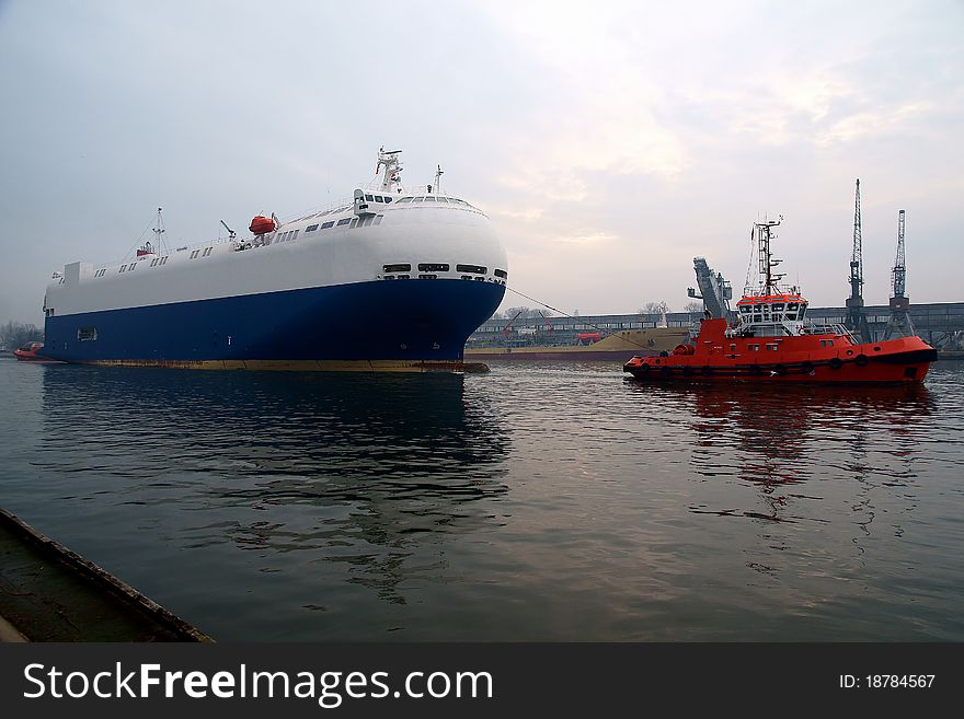 Gdansk Shipyard, Repair  SA renovate an unusual car carrier City of St.  Petersburg. Most likely ship  damaged in the Baltic  ice propeller. You will need to  dock the unit of EMC and restoring or replacing the entire propeller. Gdansk Shipyard, Repair  SA renovate an unusual car carrier City of St.  Petersburg. Most likely ship  damaged in the Baltic  ice propeller. You will need to  dock the unit of EMC and restoring or replacing the entire propeller