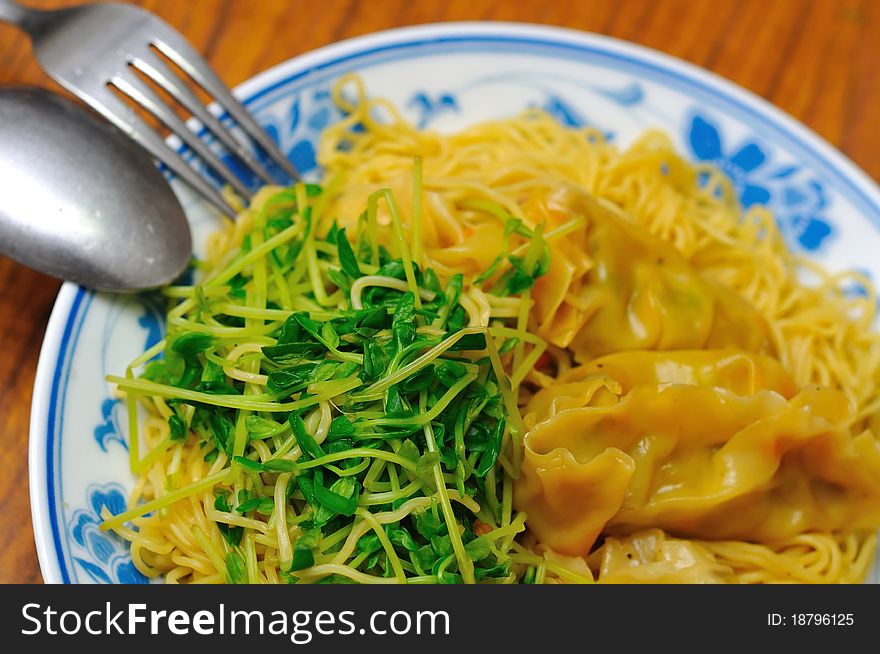 Healthy and nutritious vegetarian dumpling noodles. Healthy and nutritious vegetarian dumpling noodles.