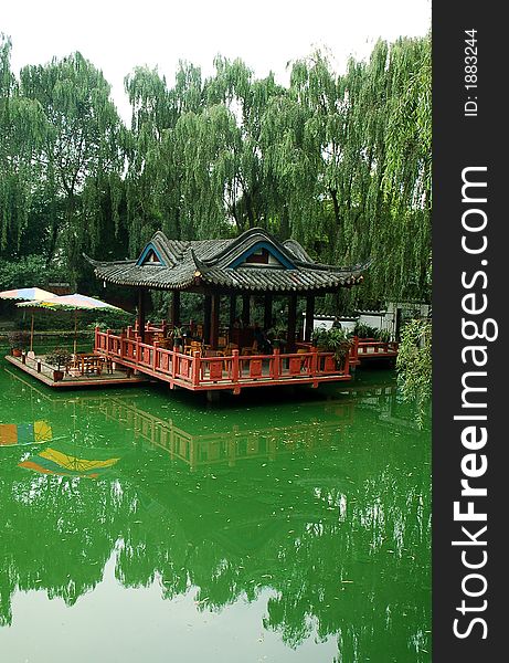 A Chinese garden in summer inChengdu,capital of Sichuan