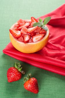 Fruit Salad With Strawberry And Grapefruit Royalty Free Stock Photos