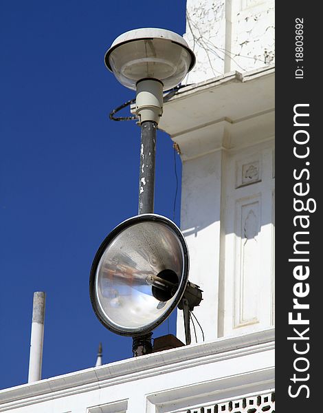 Big search light fitted on the roof top.