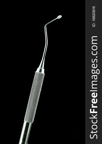 Dental instrument for tooth treatment