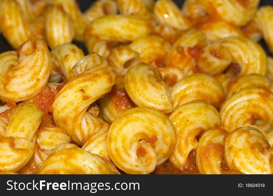 Good italian pasta with tomato sauce