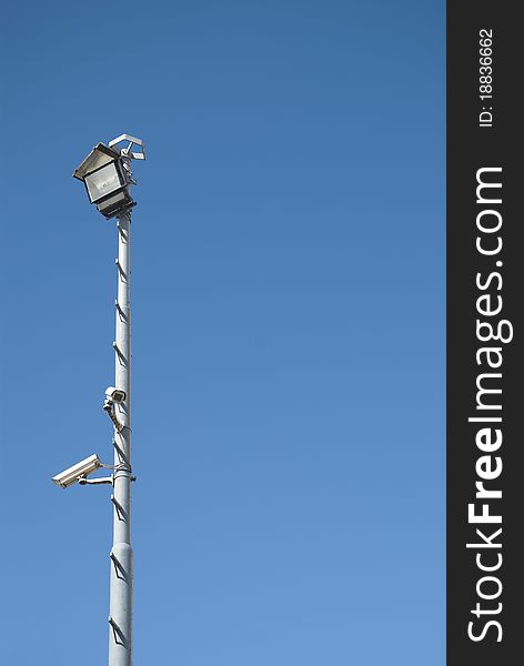 Cameras and reflectors for video surveillance