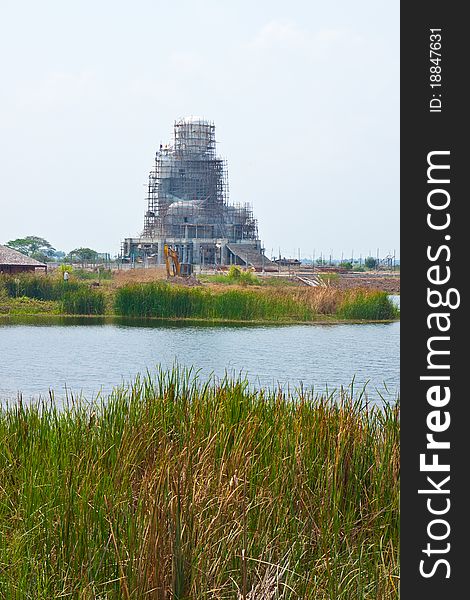 Buddha statue with the river