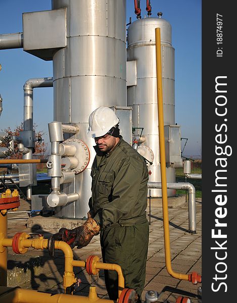 Gas Operator