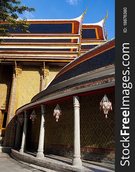 Temple in Thailand is named Ratcha-Bhophit-Sathit-Maha-Simaram Ratcha-Wora-Vihan