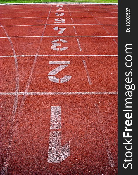 Number and running track