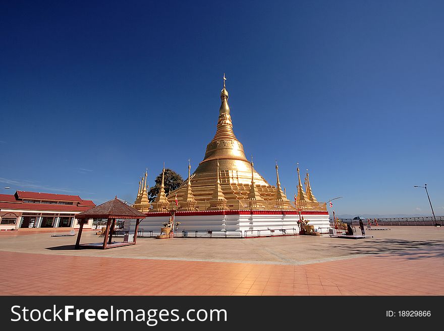 Golden Shwedagon Pagoda, Yangon, Myanmar