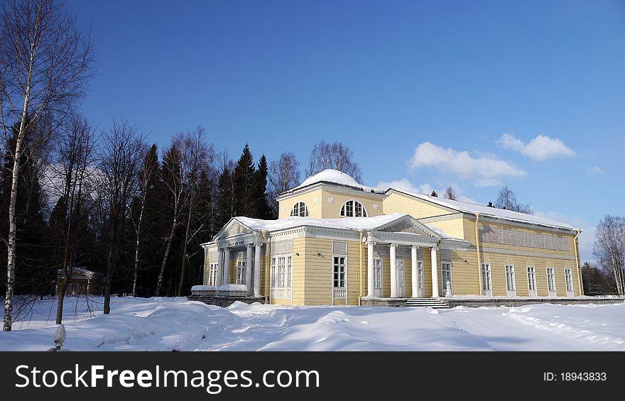 Winter version of Pavillon des Roses Pavlovsk, Saint Petersburg