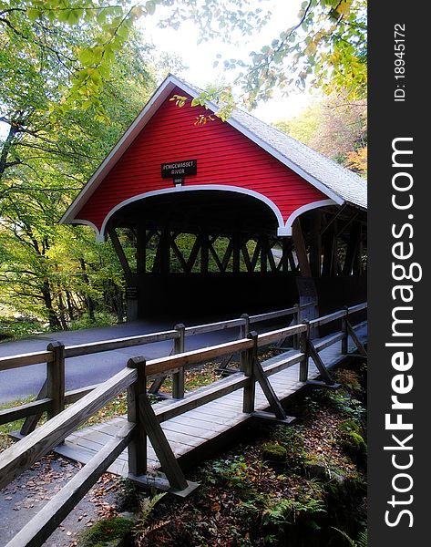 The red bridge in New Hampshire