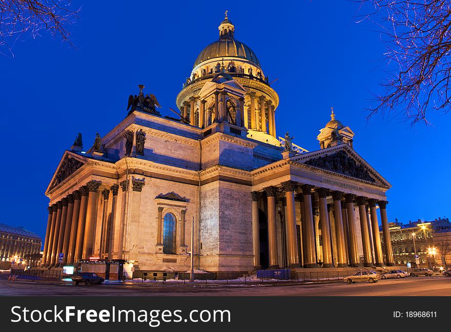 St. Isaac's Cathedral in St. Petersburg at night