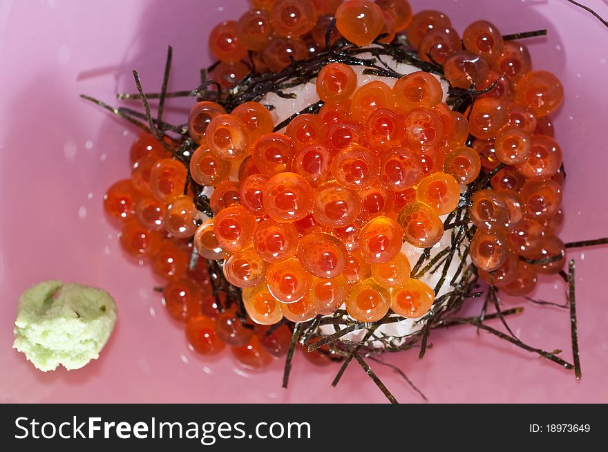 Marinated salmon roe with seaweed over rice