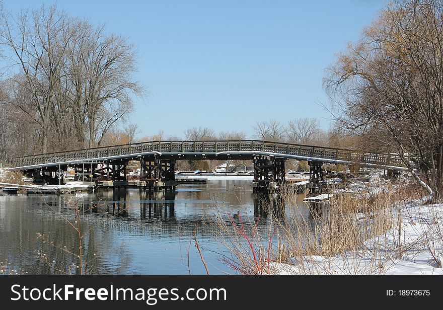 Algonquin Bridge on a clear winter day