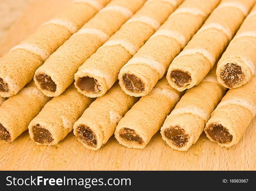 Wafer rolls with chocolate fill